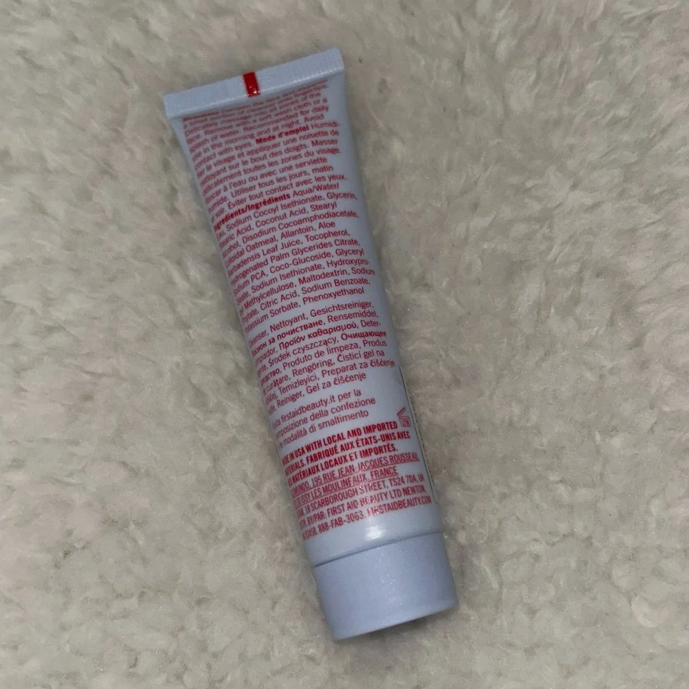 First Aid Beauty Ultra Gentle Cream To Foam Face Cleanser Mini NEW